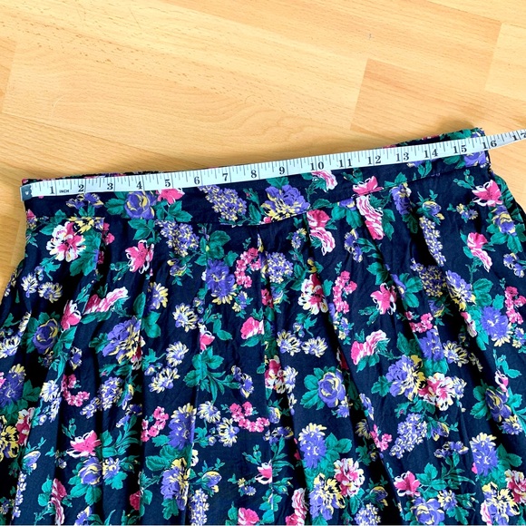 ST MICHAEL Vintage floral flowy skirt made in Canada - Picture 3 of 7